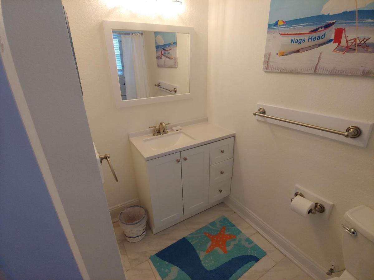 2508 Beach Rd, Semi-Oceanfront, Pool/Hot Tub Nags Head Luaran gambar